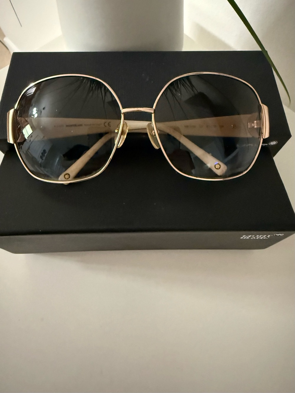 Pre-Owned Montblanc MB-315S Oversized Gold Metal Sunglasses w/ Original Box